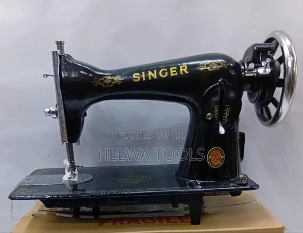 Sewing Machine/Singer Sewing Machine