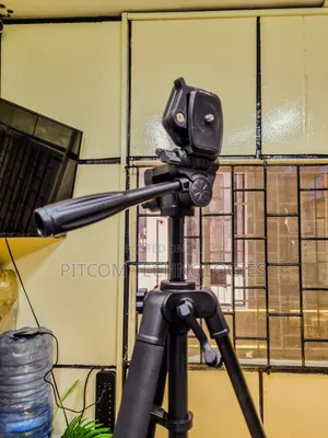 Candc Professional Tripod Stand Dc 888