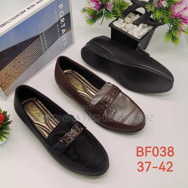 Ladies Cute Comfortable Shoes - thumbnail 4