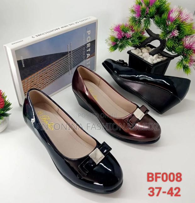 Ladies Cute Comfortable Shoes - thumbnail 3