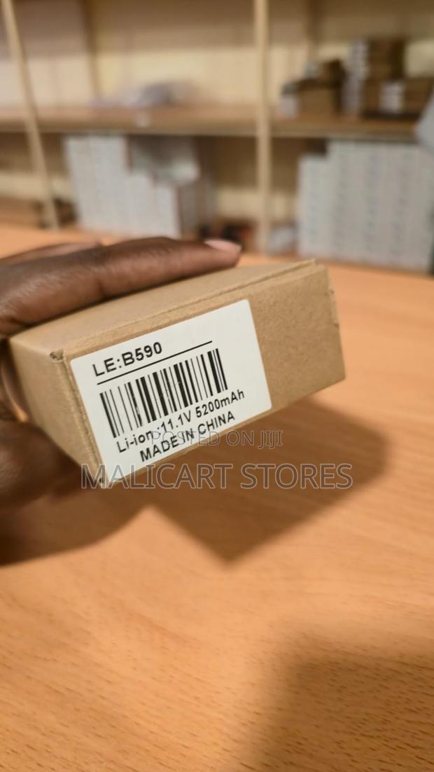 Lenovo B590 Laptop Battery - main view