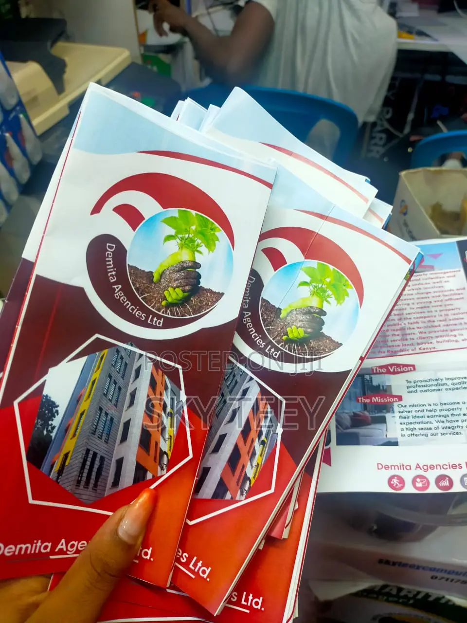 Bronchures Design and Print