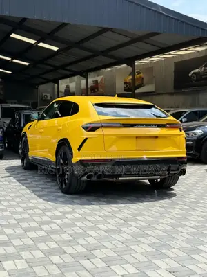 Lamborghini Urus Base 2019 Yellow