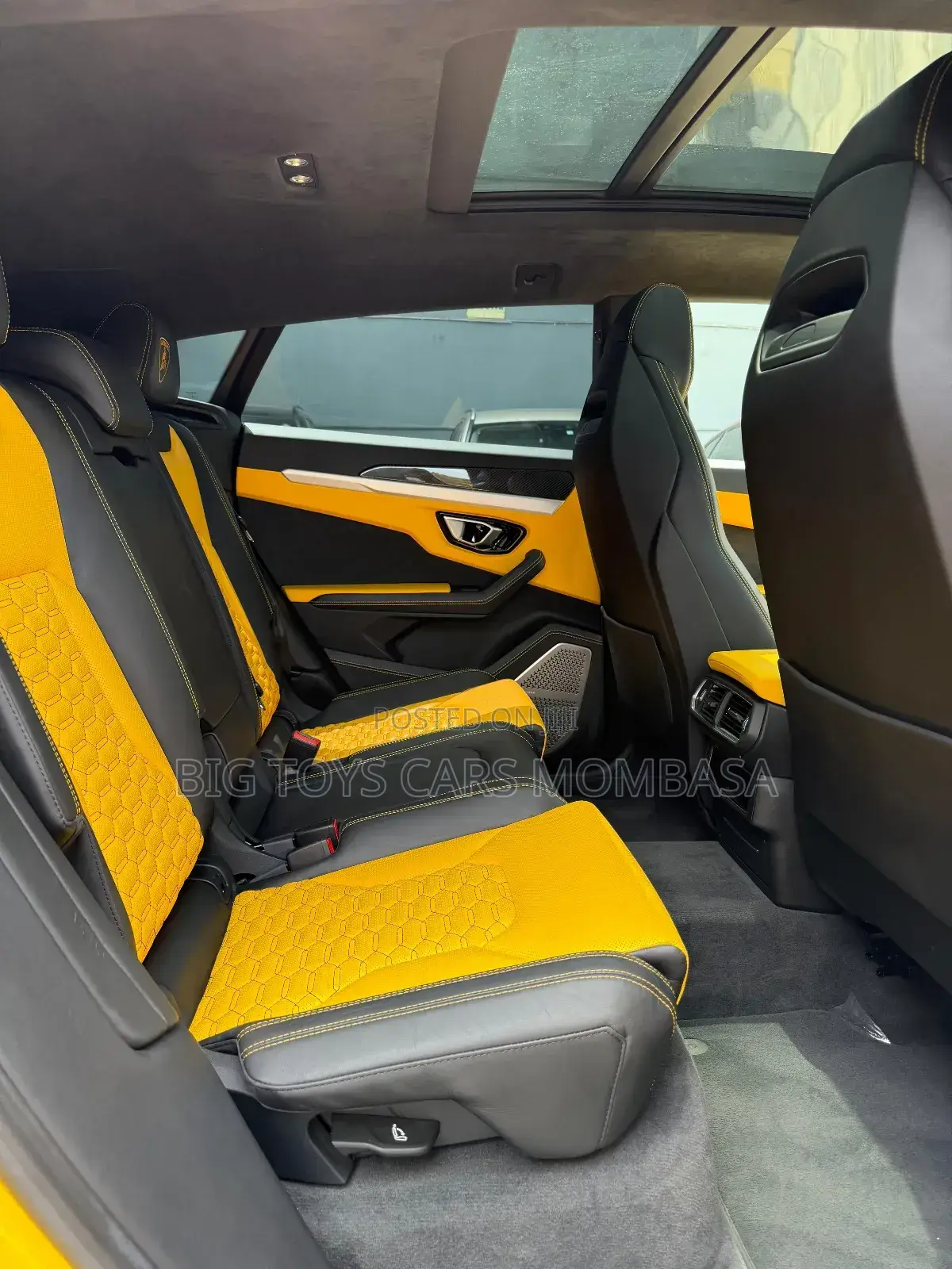 Lamborghini Urus Base 2019 Yellow