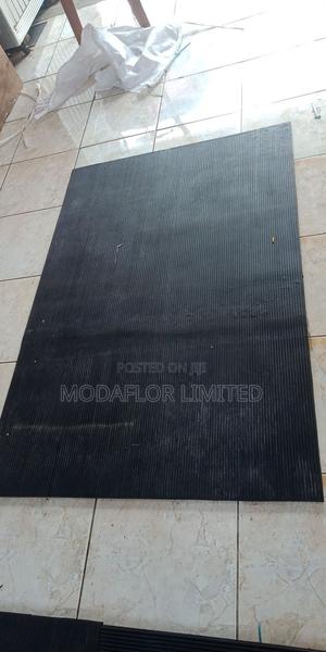 High Performance Ribbed Rubber Mat for Workspaces. - main view