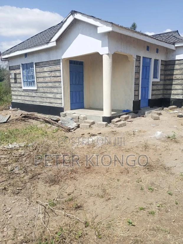 Quick Sale a Big 2 BDRMS on 1/4 Acre in Sultan Hamud - main view