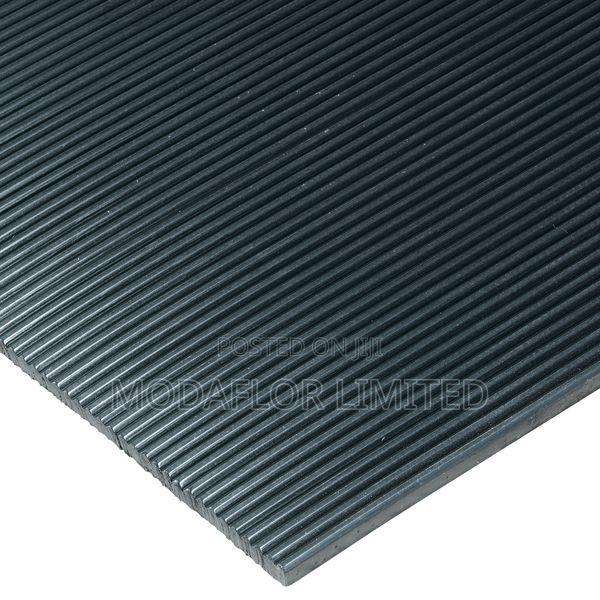 Durable Ribbed Rubber Mat for Work Areas - main view