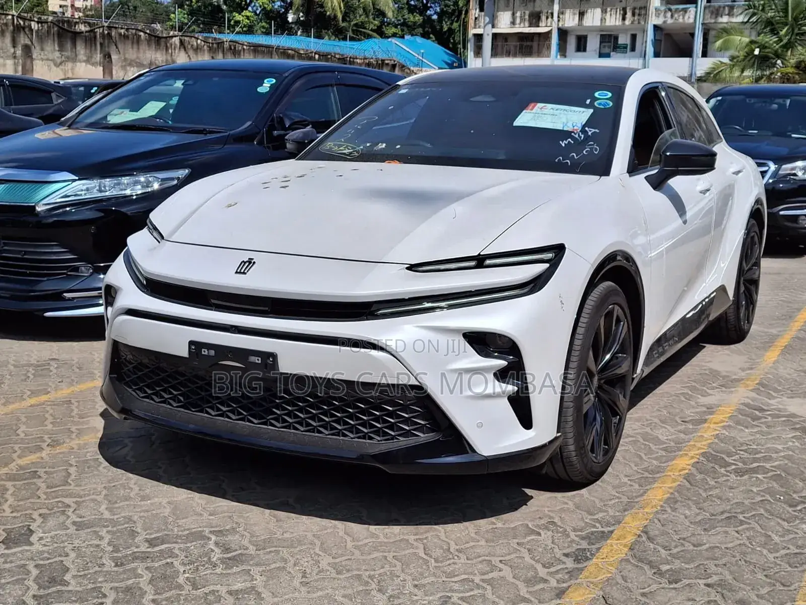 Toyota Crown 2020 White