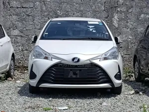 Toyota Vitz 1.0 FWD 5dr 2019 White