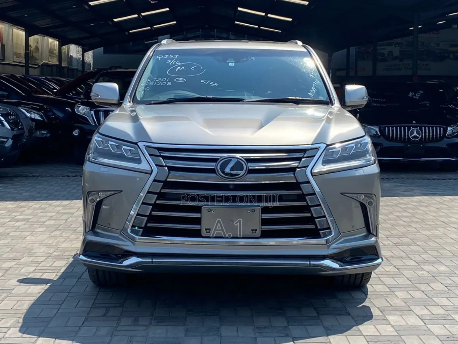 Lexus LX 570 AWD 2018 Gold