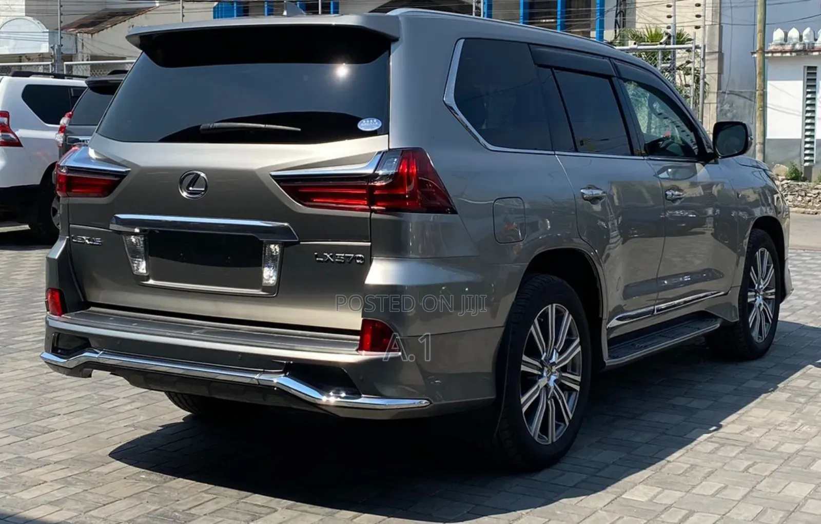 Lexus LX 570 AWD 2018 Gold