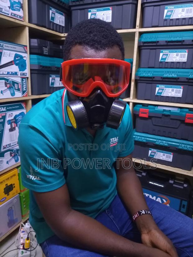 Complete Safety Goggles And Mask - main view