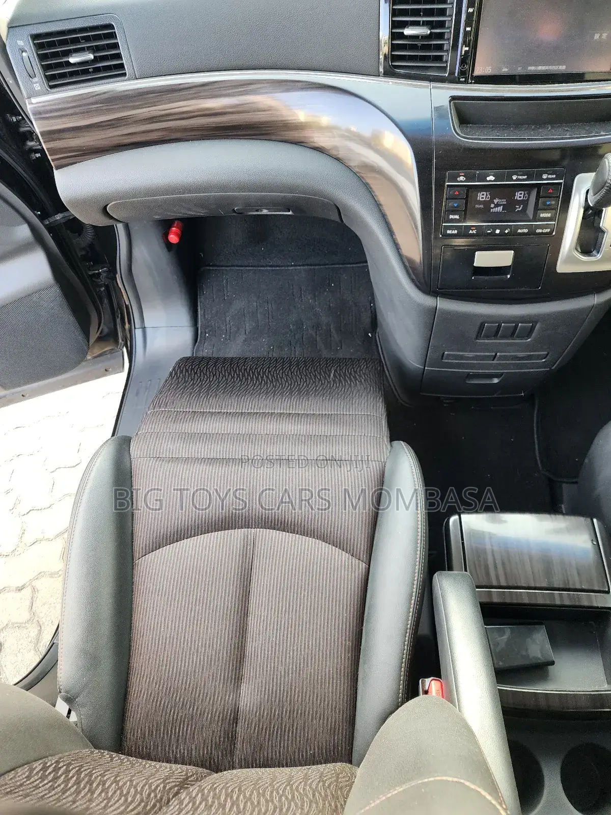 Nissan Elgrand 2018 Black