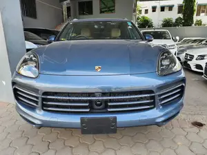 Porsche Cayenne 2018 Blue