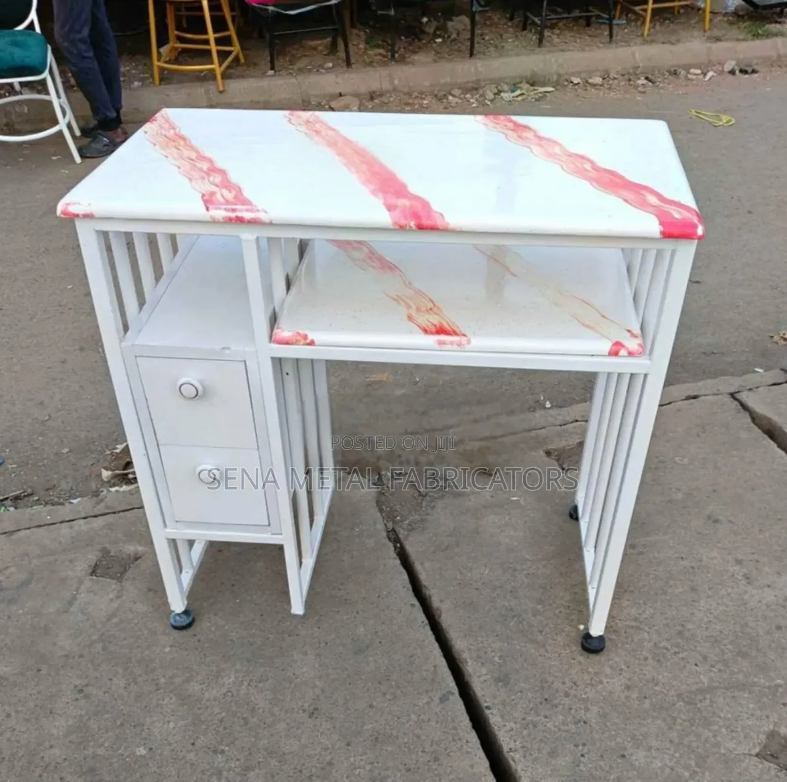 Manicure Table