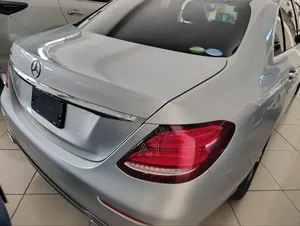 Mercedes-Benz E200 2018 Silver