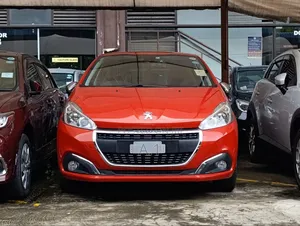 Peugeot 208 2018 Orange