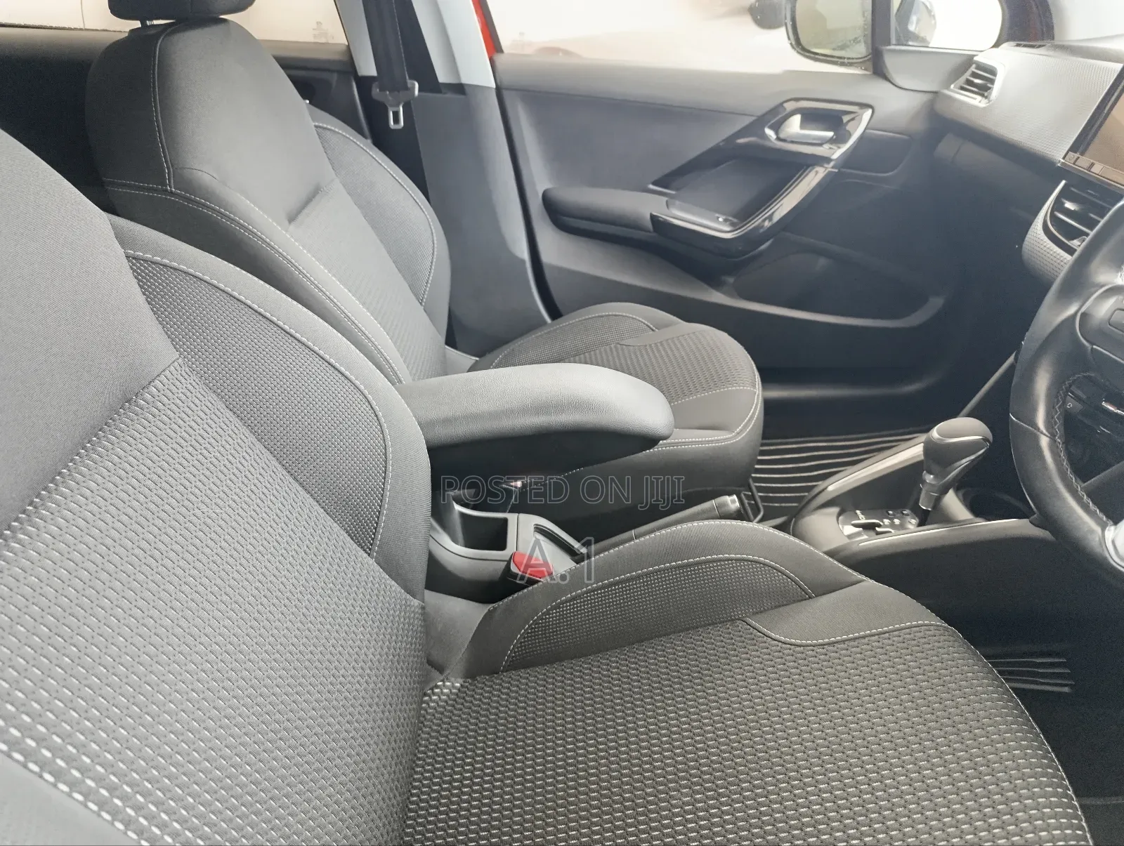 Peugeot 208 2018 Orange