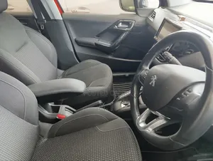 Peugeot 208 2018 Orange