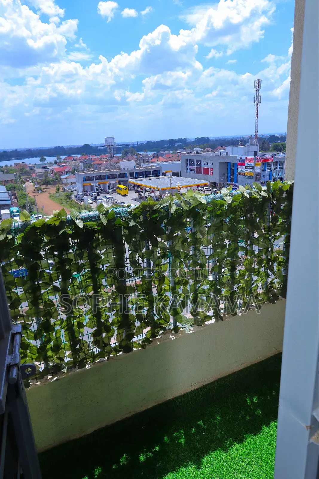 Studio Airbnb at Kamakis Crownz Towers