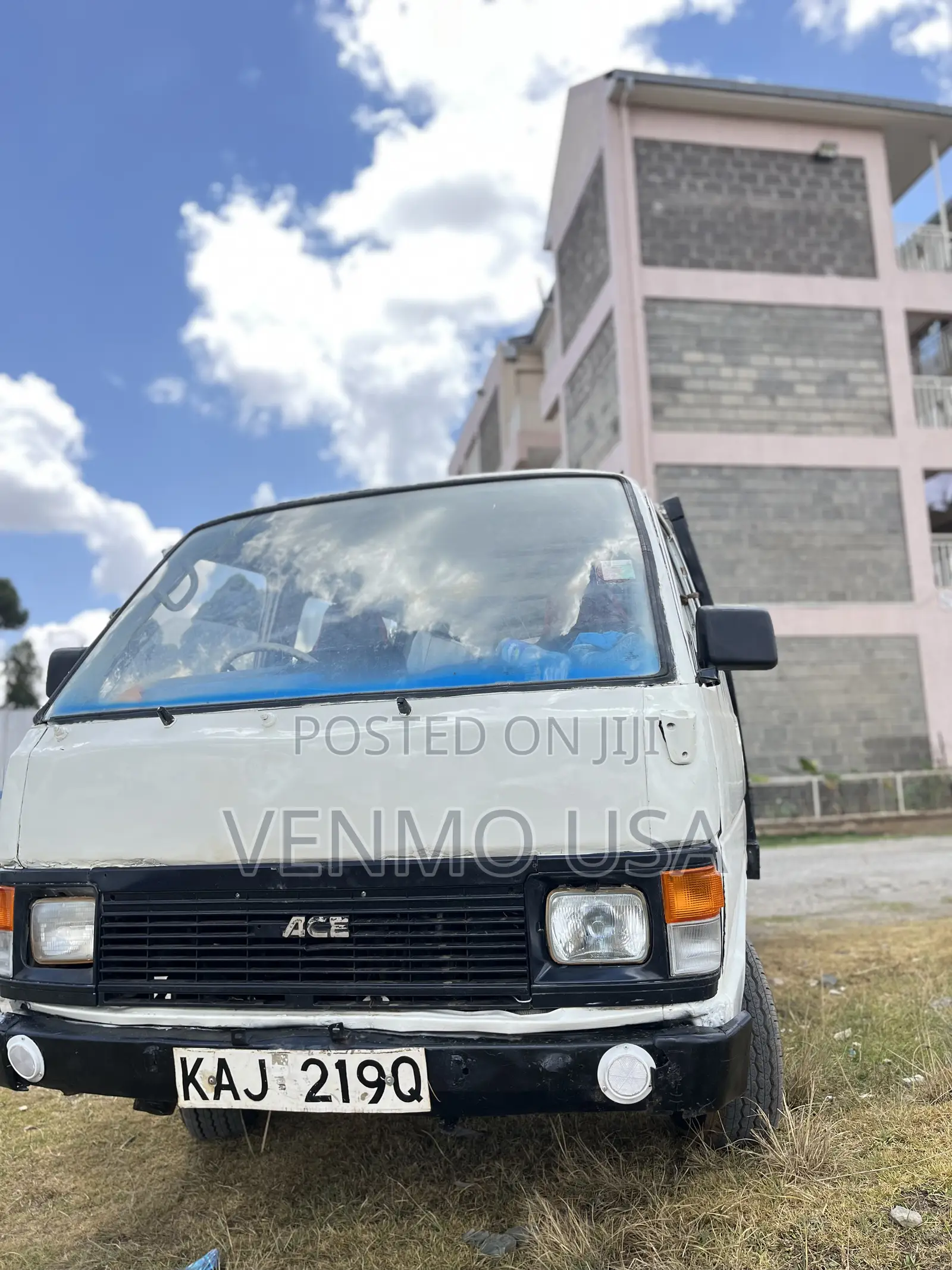 Toyota HiAce 2004 White