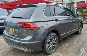 Volkswagen Tiguan 2017 Gray