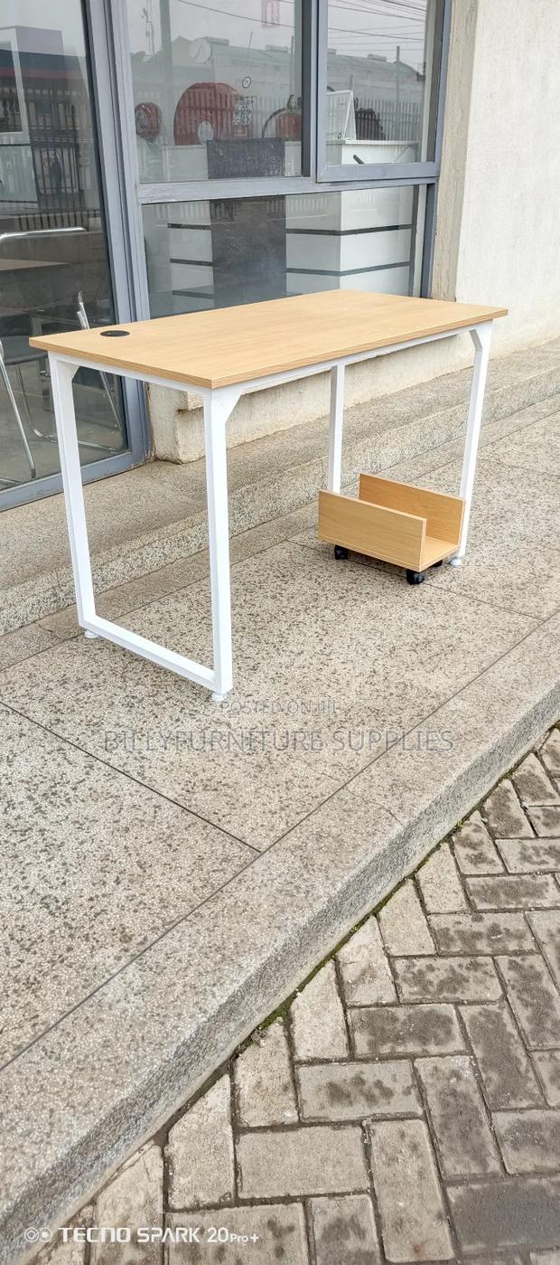 Desk With Metallic Frame - thumbnail 2