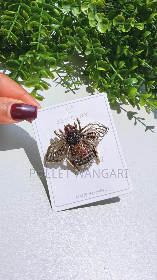 Cooperate Brooches - thumbnail 10