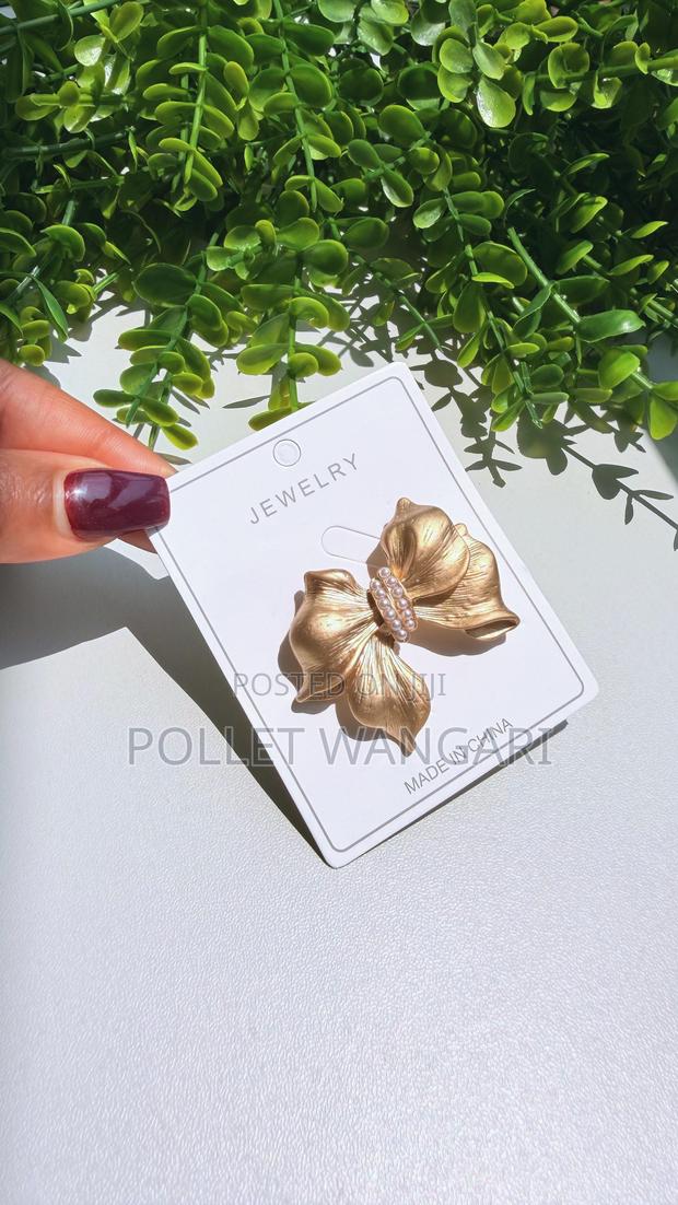 Cooperate Brooches - thumbnail 13