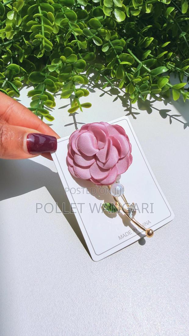 Cooperate Brooches - main view