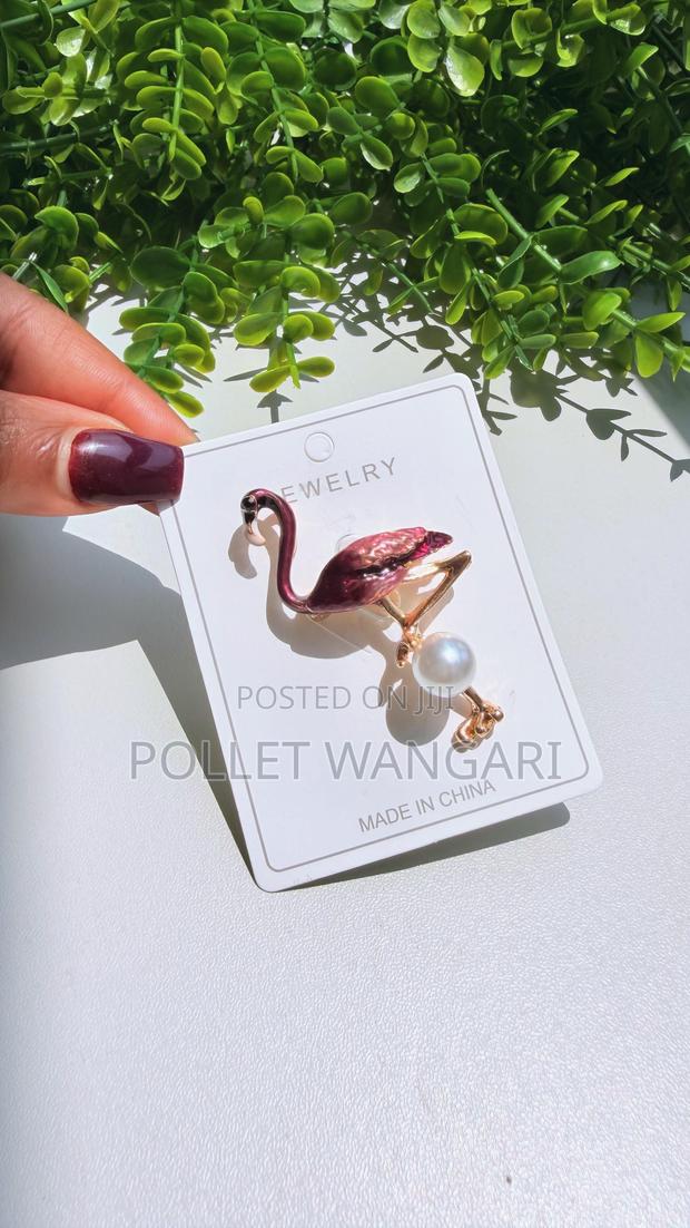 Cooperate Brooches - thumbnail 12