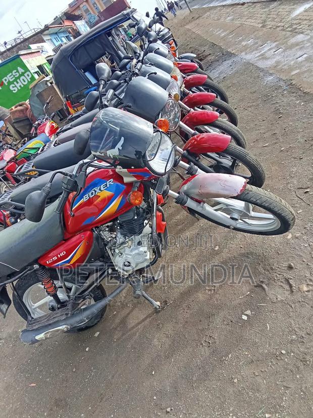 Bajaj Boxer 125 2024 Red - thumbnail 2