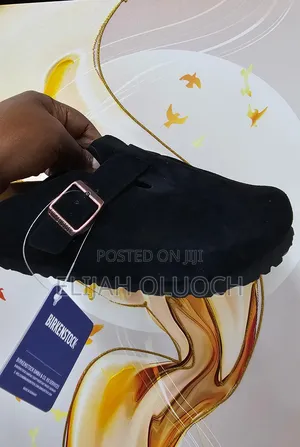 Birkenstock Boston Classic Suede Clogs - Black
Quality