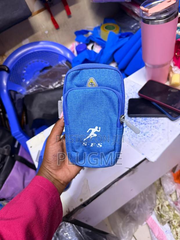 Sport Arm Phone Pouch - thumbnail 2