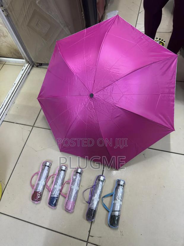 Strong Foldable Purse Sized Umbrellas - thumbnail 3
