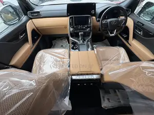 Lexus LX 2025 White