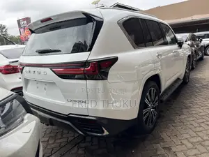 Lexus LX 2025 White