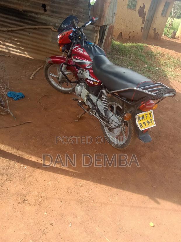 TVS HLX 125 2018 Red - main view