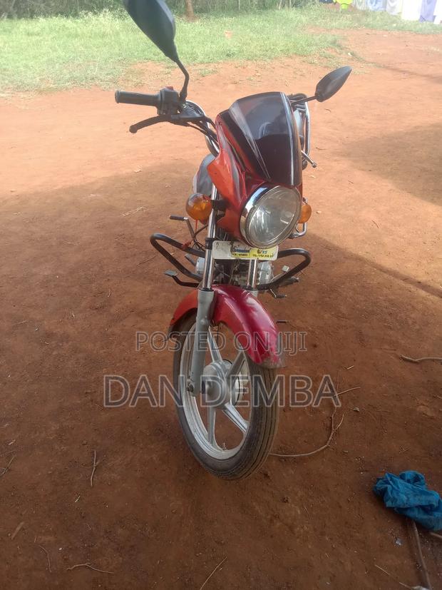 TVS HLX 125 2018 Red - thumbnail 3