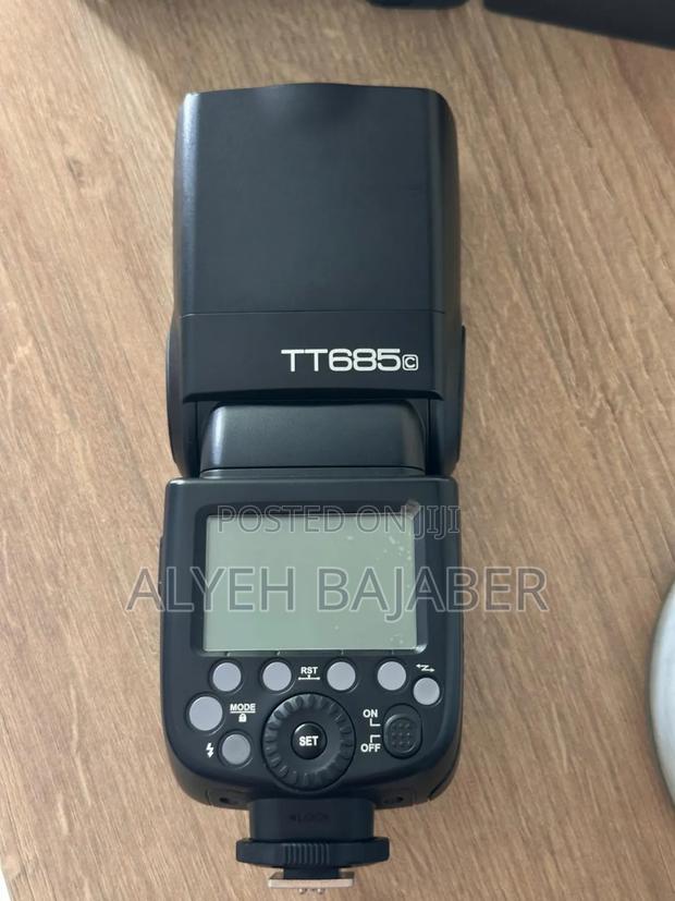 Full Frame Mirrorless Camera - thumbnail 4