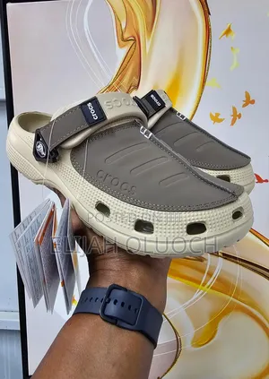 Crocs Baya Sandals - Beige
Quality