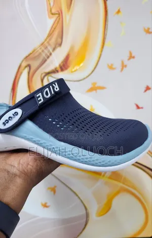 Crocs Literide - Navy Blue
Quality 👌🏼👌🏼
Sizes 36-45