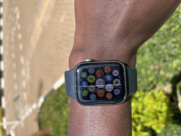 Apple Watch Se - main view
