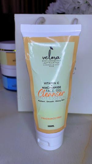 Velora Vitamin C Niacinamide Gentle Brightening Face Cleanser
