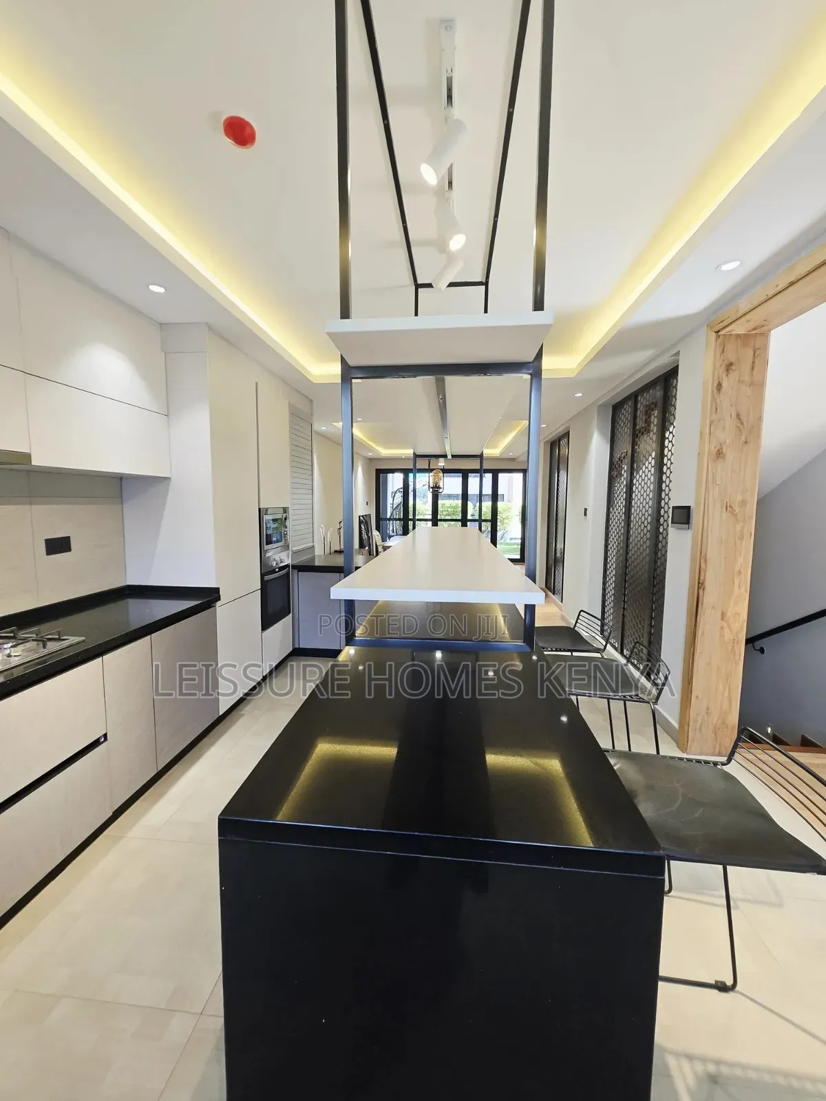 5bdrm Villa in Lavington for sale