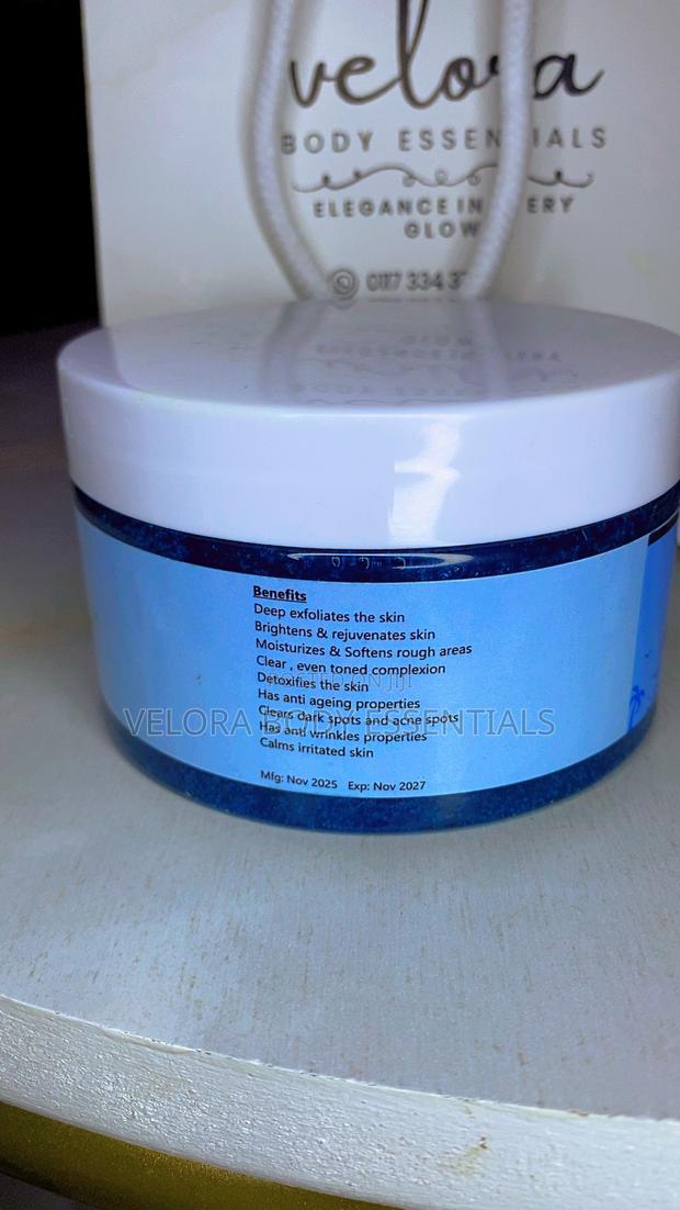 Velora Brightening Exfoliating Body Scrub for Soft Radiant Skin - thumbnail 5