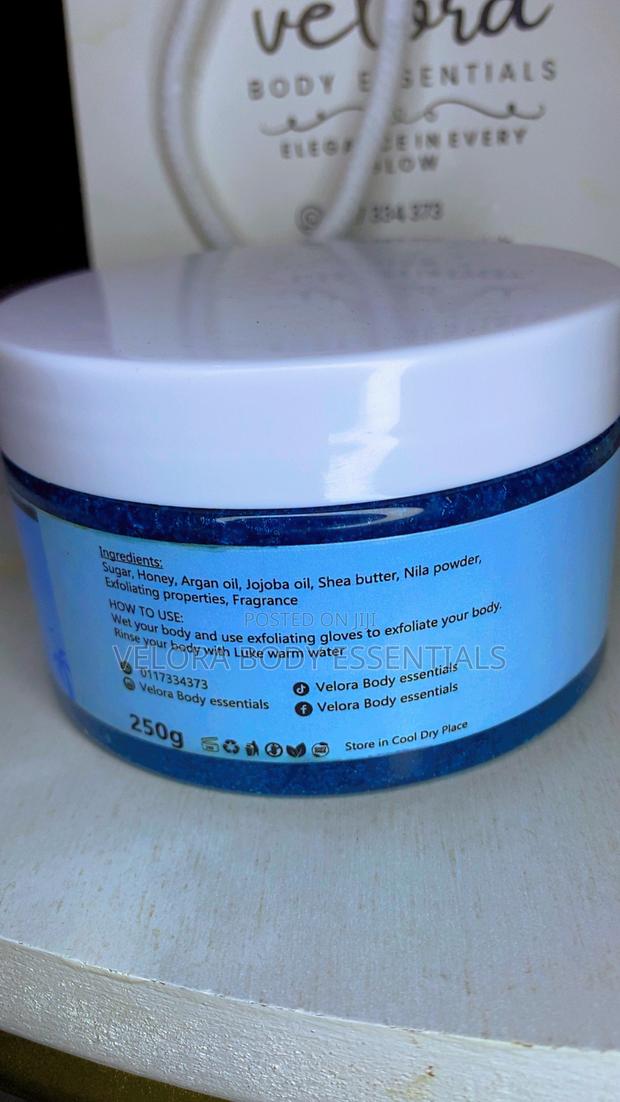 Velora Brightening Exfoliating Body Scrub for Soft Radiant Skin - thumbnail 6