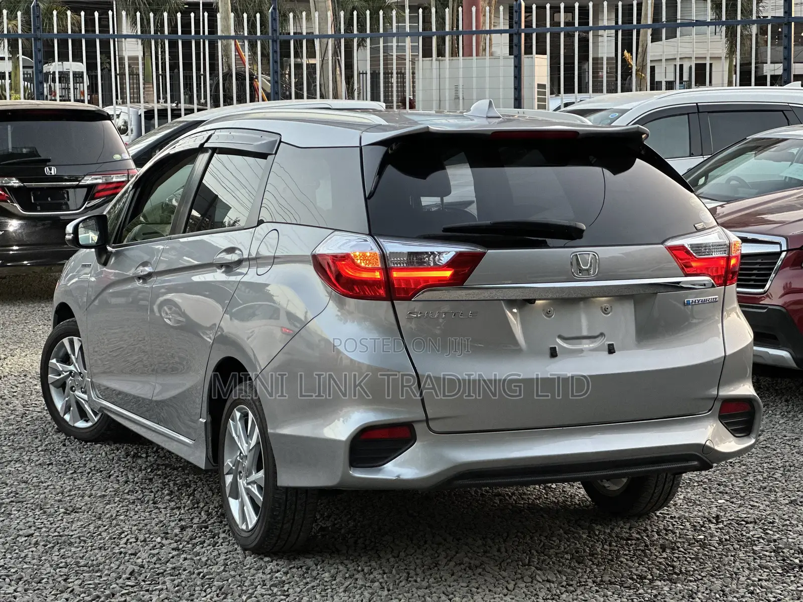 Honda Fit Shuttle 1.5 Hybrid 4WD 2018 Silver