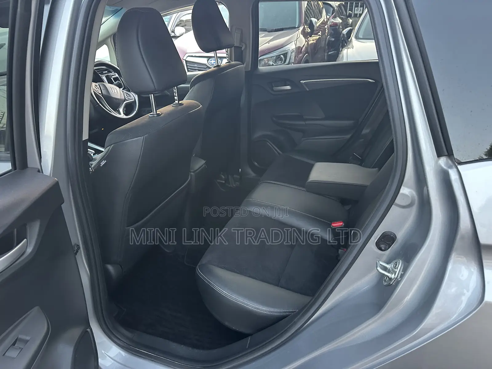 Honda Fit Shuttle 1.5 Hybrid 4WD 2018 Silver