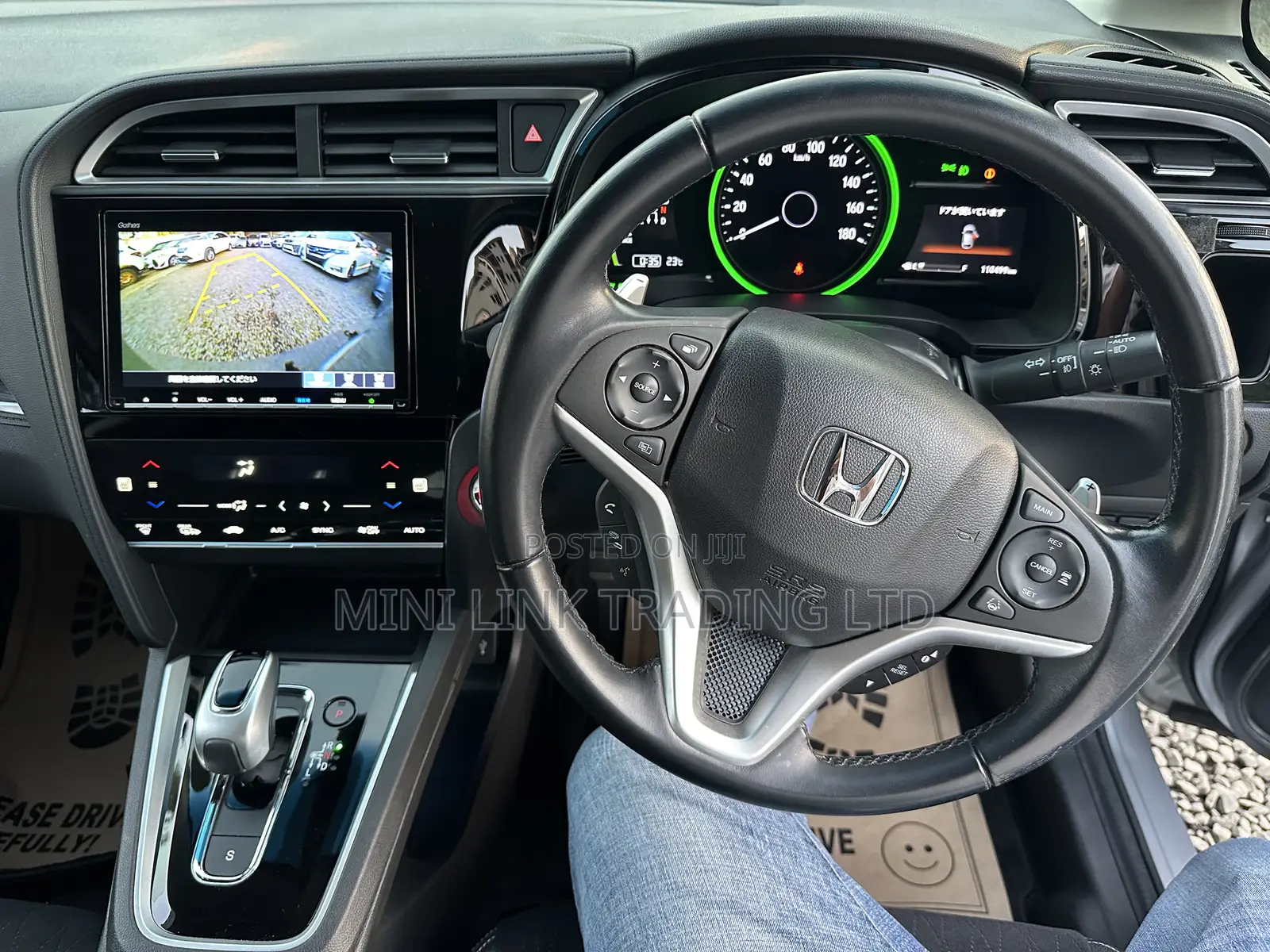 Honda Fit Shuttle 1.5 Hybrid 4WD 2018 Silver